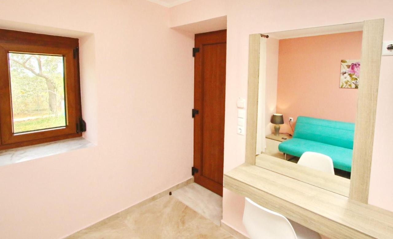 Panos House Apartment Koinira Luaran gambar